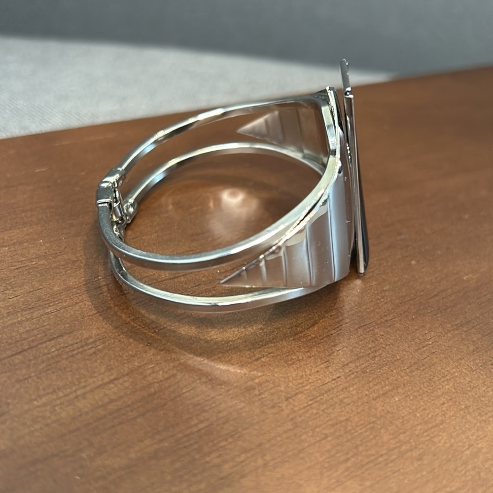 Black and Silver Bracelet - Picture 3 of 4
